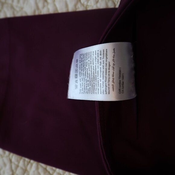 Girlfriend Collective Cropped Purple Berry Leggings Size Small - Picture 5 of 6